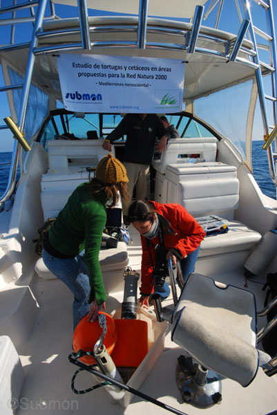 Bajando el sonar ©Submon