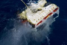 ROV entrando al agua ©OCEANA