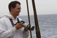 Tomando imagenes para su futura fotoidentificación / Taking pictures for the photoidentification ©CIRCE/ALNITAK