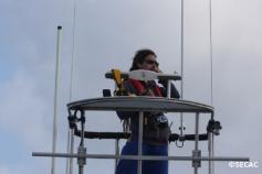 Investigador avistando en torre ©SECAC